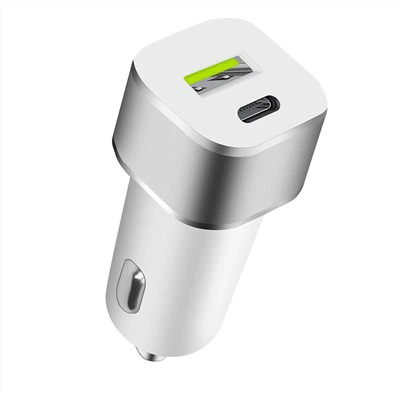 Ružičasti auto punjač s dva USB priključka 5V 2A